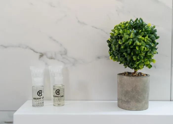 アパート Narcissos Nissi C16 アヤナパ